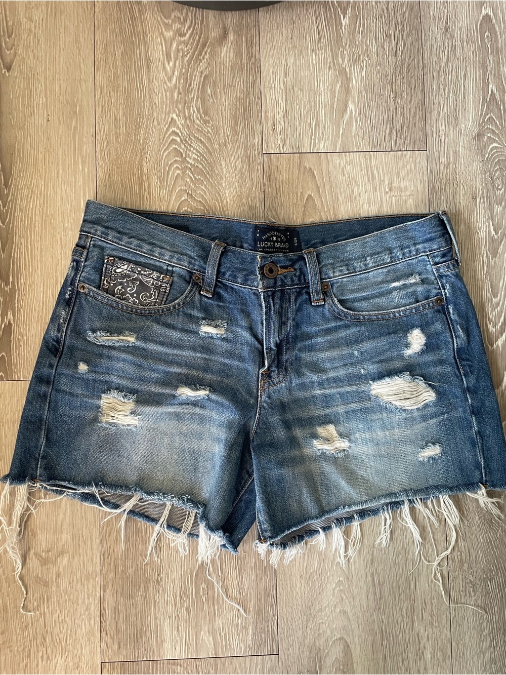Lucky Brand Vintage Denim Cutoff Shorts Distressed Ripped Raw Hem 6/28